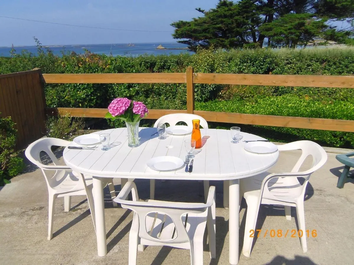 Holiday home Breton Stone House Very Close To The Beach, Landeda France