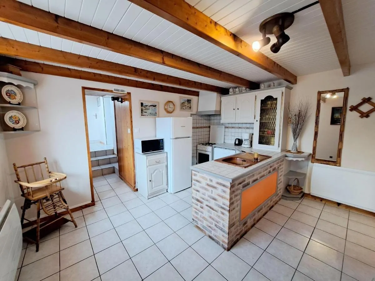 Breton Stone House Very Close To The Beach, Landeda 0*,  France